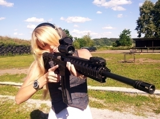 5. SHOOTING PACKAGE AK-47 + Smith & Wesson MP15 + UZI