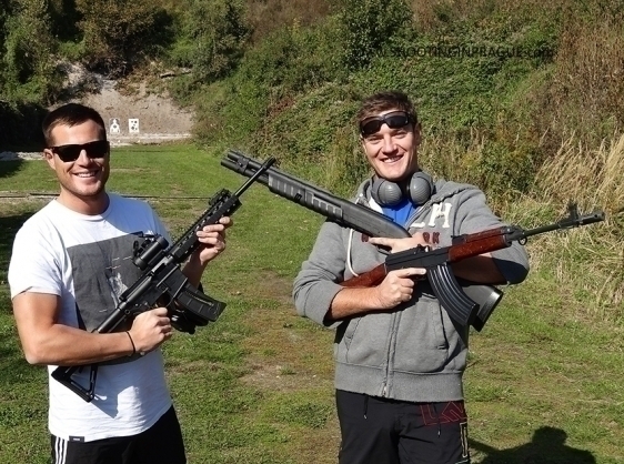 6. SHOOTING PACKAGE AK-47 + SMITH & WESSON MP15 + UZI + SHOTGUN